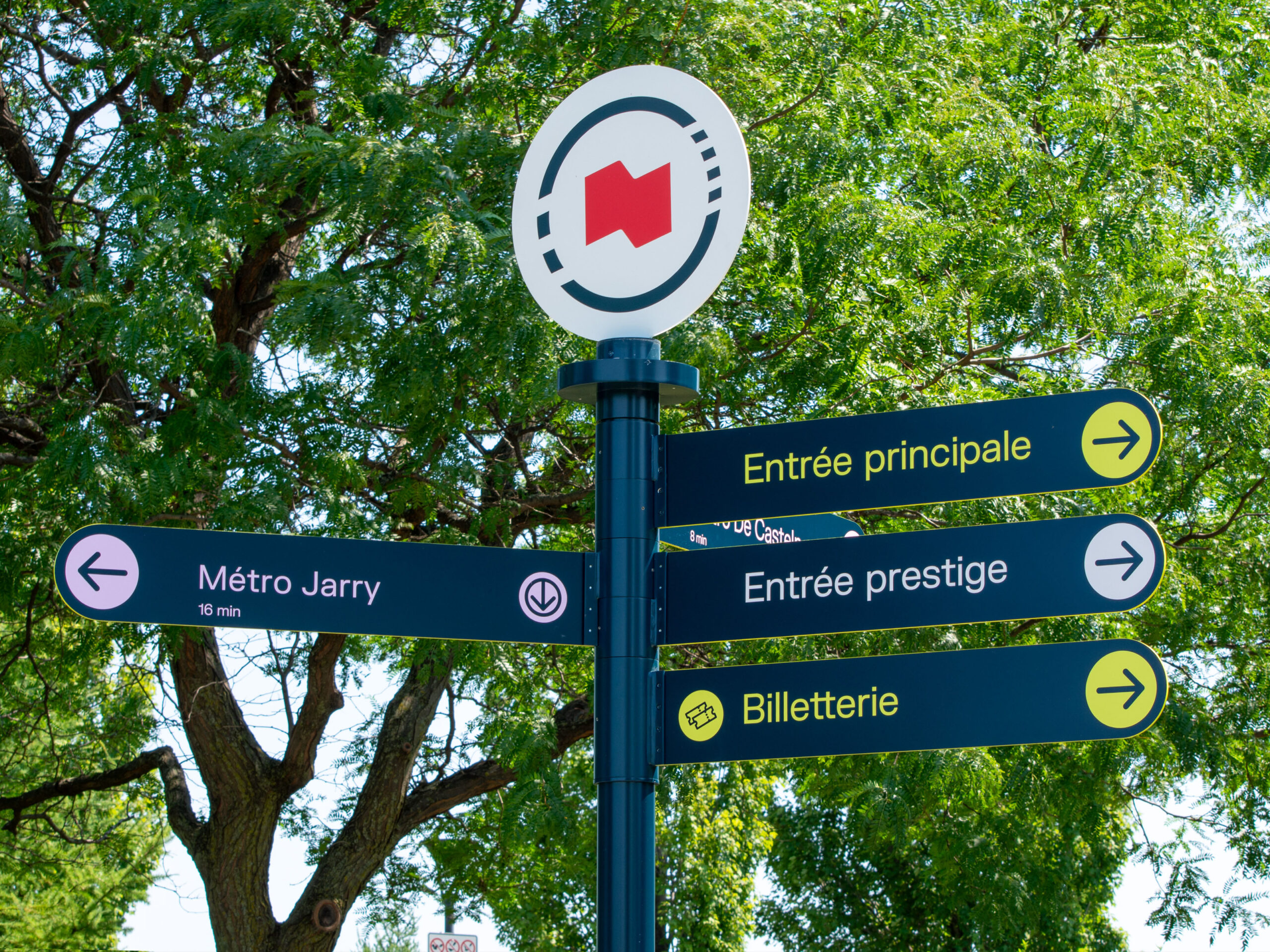 Arbre directionnel de jour au Parc Jarry lors de l’Omnium Banque Nationale